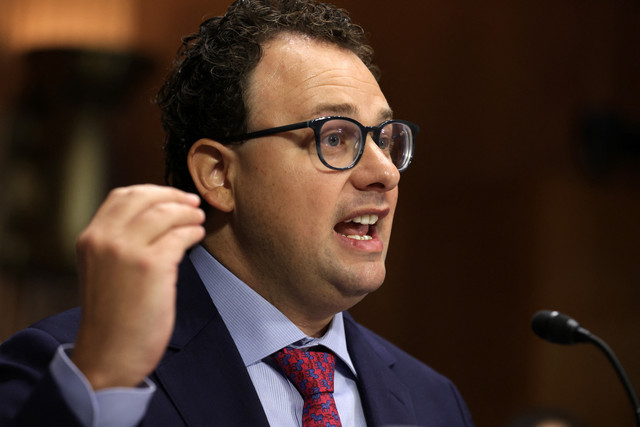 CEO Anthropic Dario Amodei memberikan kesaksian selama sidang di hadapan Subkomite Privasi, Teknologi, dan Hukum dari Komite Kehakiman Senat di Gedung Kantor Senat Dirksen di Capitol Hill, Washington, DC (25/7/2023). Foto: ALEX WONG/Getty Images via AFP