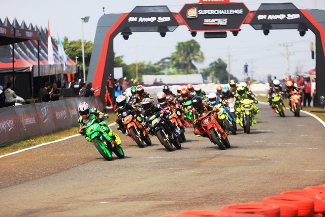 Superchallenge Super Prix 2026 segera masuki seri pamungkas di Sirkuit Mijen, Semarang, akhir Oktober, hadirkan pembalap nasional dan internasional dengan total hadiah 1,7 miliar rupiah, Selasa (29/9/2026). Foto: Dok. Istimewa