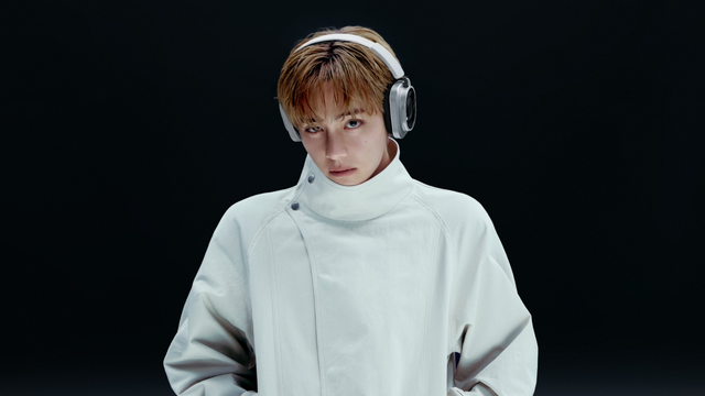 V BTS menjadi global brand ambassador Nothing, brand teknologi asal Inggris. Foto: Nothing