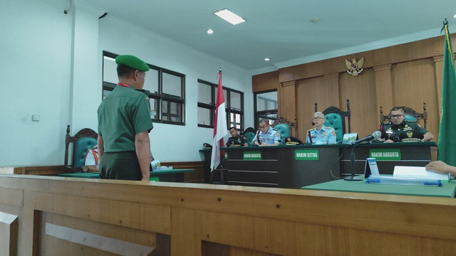 Kolonel TNI, Harfan Bahar saat menghadiri persidangan kasus narkotika di Pengadilan Militer Tinggi I Medan, Selasa (29/9/2026). Foto: Amar Marpaung/kumparan