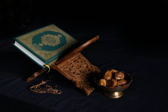 Ilustrasi Lailatul Anta Subhanaka Inni Kuntu Minadzilimin artinya apa . Foto: Unsplash/Abdullah Arif