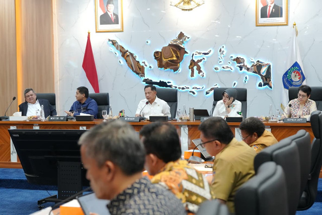 Mendagri Tito Karnavian dan Menteri PKP Maruarar Sirait bahas rencana pembangunan 2.200 rumah di Papua Pegunungan serta program gentengisasi untuk wujudkan Indonesia ASRI di Jakarta, Selasa (29/9/2026). Foto: Kemendagri RI