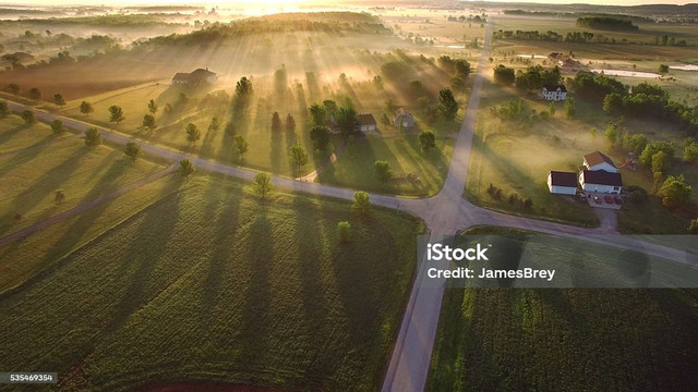 Ilustrasi Pedesaan. Sumber : istock.
