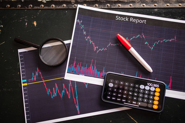 Ilustrasi membahas apa itu short selling saham. Foto: Pexels