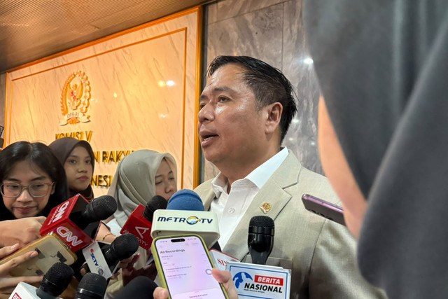 Ketua Komisi V DPR Lasarus di Kompleks Parlemen, Senayan, Jakarta, Rabu (30/9/2026).  Foto: Nasywa Athifah/kumparan