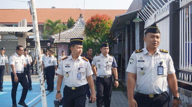 Petugas Rutan Magetan melaksanakan pengawasan dan penertiban pada blok serta kamar hunian