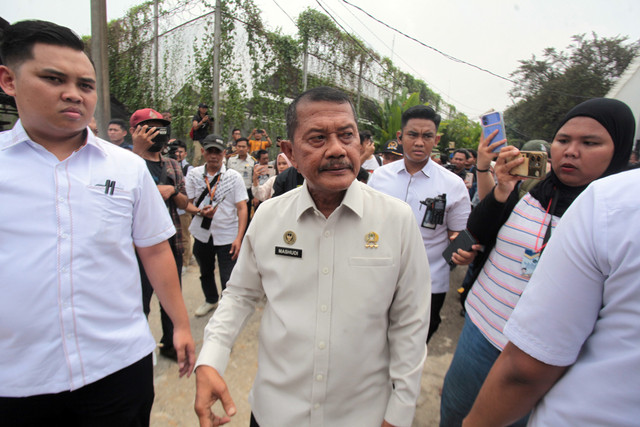 Direktur Jenderal Pemasyarakatan (Dirjen PAS) Kementerian Imigrasi dan Pemasyarakatan (Imipas) Mashudi (tengah) mendampingi Komisi XIII DPR RI melakukan inspeksi mendadak (sidak) di Lapas Kelas IIA Cibinong, Kabupaten Bogor, Rabu (30/9/2026). Foto: Yulius Satria Wijaya/ANTARA FOTO
