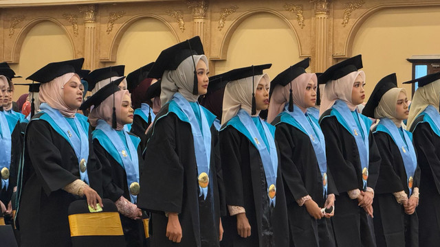 Pelaksanaan Wisuda ke-46 Program Diploma Tiga dan Sarjana Terapan serta Pelantikan Profesi Poltekkes Kemenkes Yogyakarta di Sleman City Hall (SCH), Selasa (29/9). Foto: Pandangan Jogja/Ike Kirana.