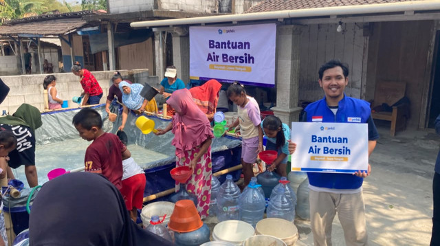 DT Peduli Jawa Tengah distribusikan bantuan air bersih sebanyak 14.000 Liter untuk Masyarakat di Dusun Bendungan, Gunungsari, Boyolali (Sumber: DT Peduli)