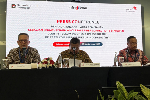 Konferensi pers usai Rapat Umum Pemegang Saham Luar Biasa (RUPSLB) PT Telkom Indonesia (Persero) Tbk di kantor pusat, Jakarta, Rabu (30/9/2026). Foto: Muhammad Fhandra/kumparan