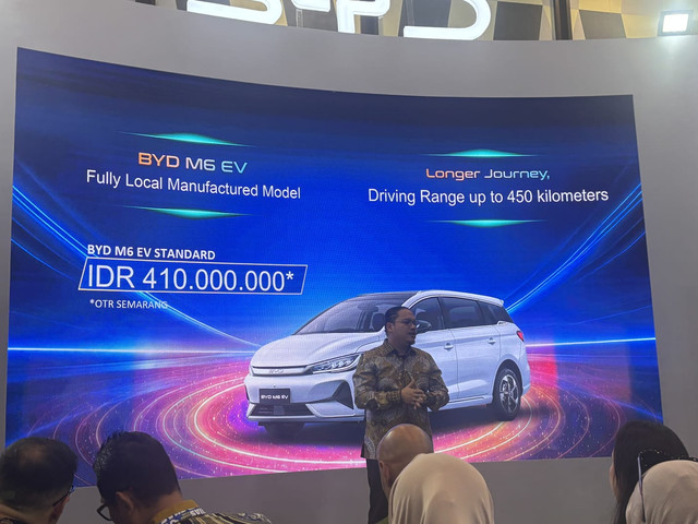 BYD Indonesia dalam pameran GIIAS di Muladi Dome Semarang. Foto: Intan Alliva/kumparan
