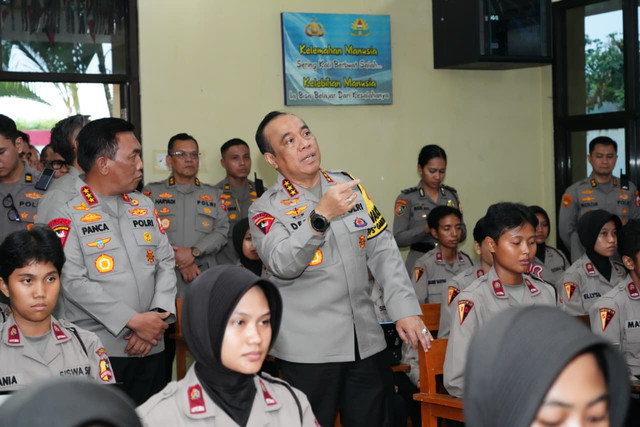 Wakapolri Komjen Dedi Prasetyo meninjau Sekolah Polisi Wanita (Sepolwan), Jakarta Selatan. dok Polri Foto: Dok. Polri