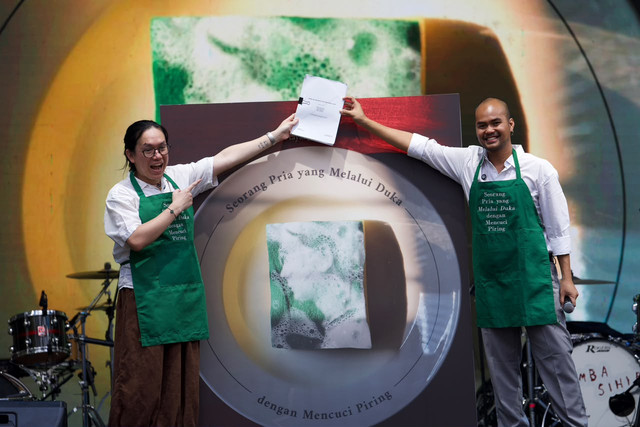 Buku Seorang Pria yang Melalui Duka dengan Mencuci Piring diadaptasi ke Film. Foto: Gramedia