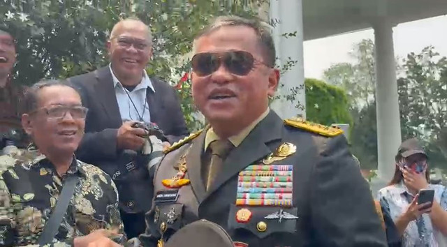 Kepala Staf TNI Angkatan Darat, Maruli Simanjuntak saat ditemui di Istana Negara, Jakarta, Kamis (1/10/2026).
Foto: Zamachsyari/kumparan