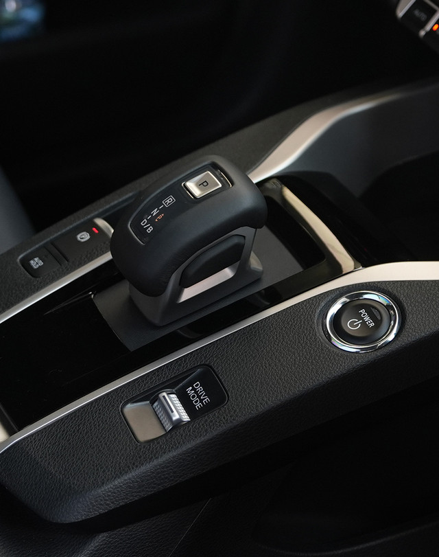 Electric shifter Mitsubishi Xforce. Foto: Mitsubishi Motors