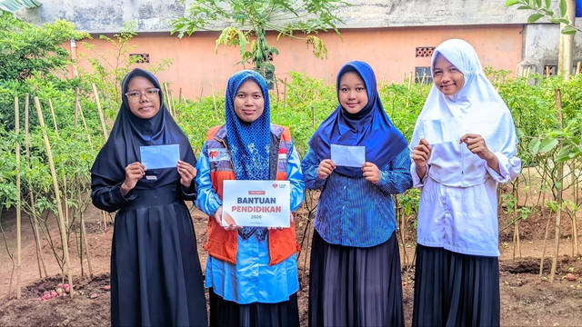 Rumah Zakat Bantu Biaya Tunggakan Sekolah 8 Pelajar dari Keluarga Prasejahtera di Cilegon 2026