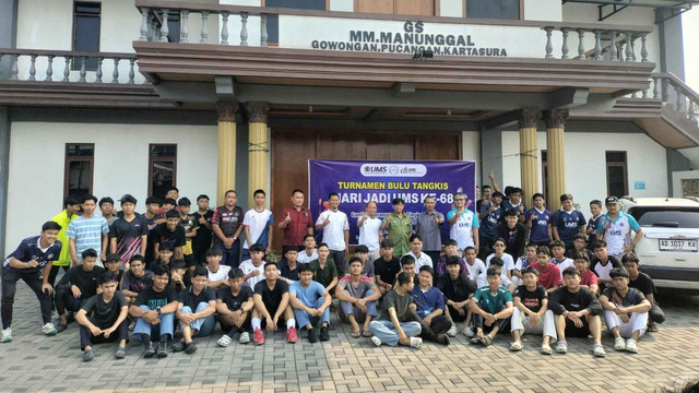 Turnamen Bulutangkis Eksternal dalam rangka Harijadi 68 UMS. Foto Humas UMS