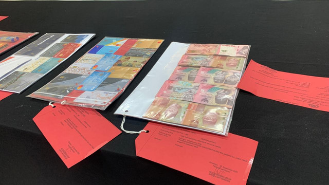 Subdit III Jatanras Ditreskrimum Polda Jatim konferensi pers sindikat pencurian dengan modus ganjal ATM di beberapa wilayah, Kamis (1/10/2026). Foto: Farusma Okta Verdian/kumparan