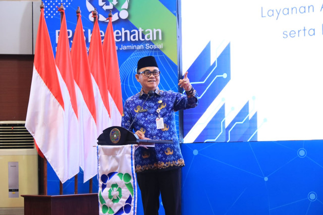 Ditjen Dukcapil Kemendagri dan BPJS Kesehatan selenggarakan layanan jemput bola aktivasi IKD dan adminduk bagi pegawai untuk perkuat akurasi data kepesertaan JKN di Kantor Pusat BPJS Kesehatan, Jakarta, Kamis (1/10/2026). Foto: Dukcapil