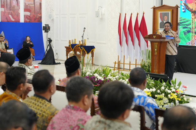 Wamendagri Ribka Haluk tegaskan peran Kemendagri dalam mengawal pengendalian inflasi dan pertumbuhan ekonomi daerah agar selaras dengan program prioritas nasional di Bappenas, Jakarta, Kamis (1/10/2026). Foto: Kemendagri RI