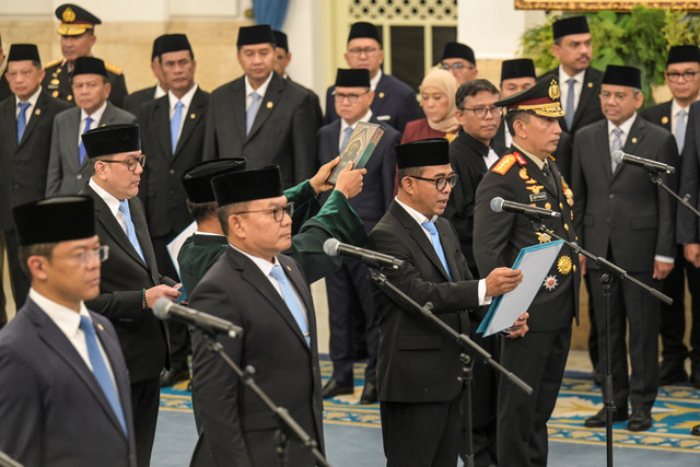 Presiden Prabowo Subianto melantik sejumlah Menteri, Wamen dan Kepala Lembaga Kabinet Merah Putih di Istana Negara, Jakarta, Kamis (1/10/2026). Foto: Galih Pradipta/ANTARA FOTO
