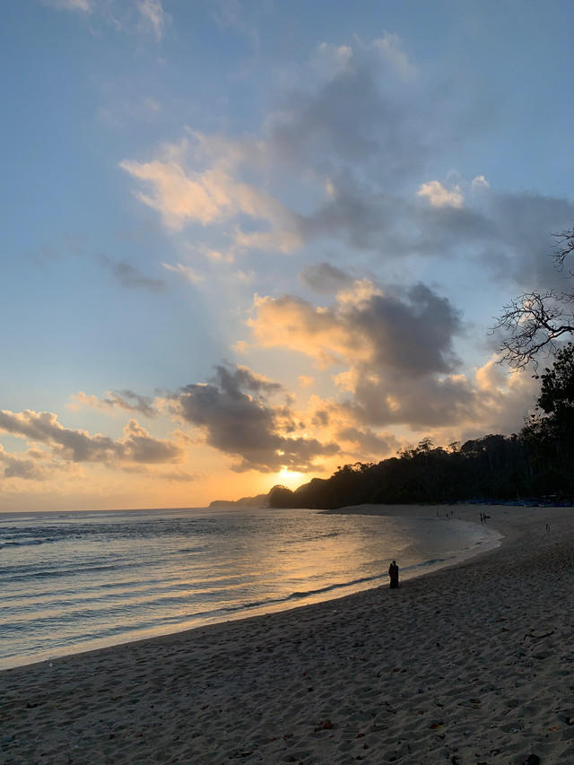 Pantai Pasir Panjang, Kabupaten Malang, Jawa Timur (Sumber: Dokumentasi Pribadi)