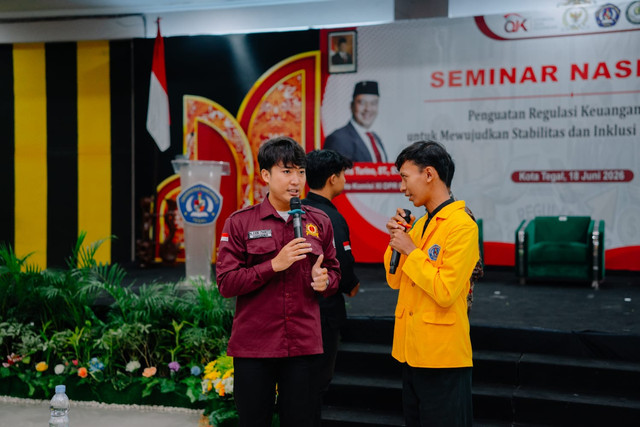 Mahasiswa sedang aktif di kelas dalam seminar Universitas Pancasakti Tegal. Sumber/Kredit Foto: Dokumentasi Pribadi.