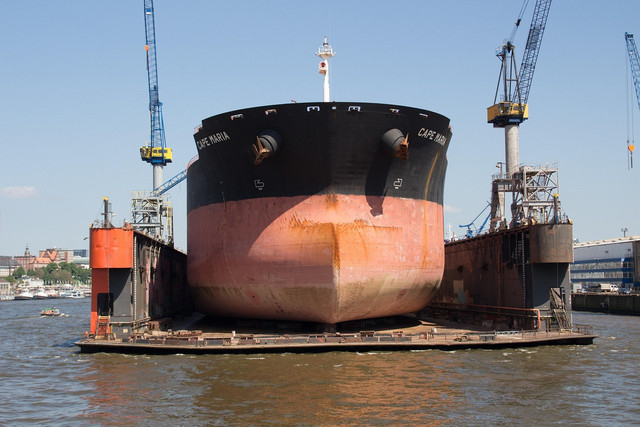 sumber: https://pixabay.com/id/photos/mengirimkan-dry-dock-hamburg-4025714/