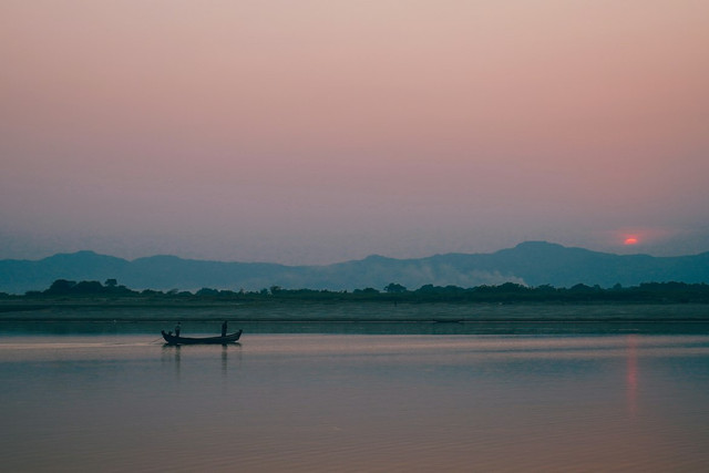 Ilustrasi Apa sungai utama dan jalur air komersial terpenting di Myanmar,Foto:Unsplash/Win Min Aung