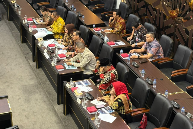 Rapat Dengar Pendapat Umum (RDPU) Badan Legislasi dengan DPRD Provinsi DKI Jakarta di Kompleks Parlemen, Senayan, Jakarta, Jumat (2/10/2026).  Foto: Nauval Pratama/kumparan