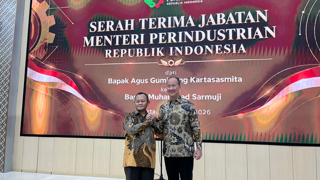 Serah Terima Jabatan Menteri Perindustrian (Menperin) Muhammad Sarmuji dari Agus Gumiwang Kartasasmita, Jumat (2/10/2026). Foto: Fariza Rizky Ananda/kumparan