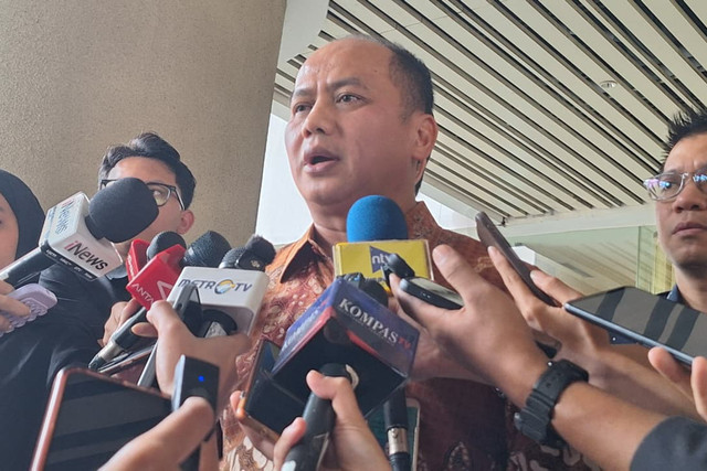Kapuspenkum Kejagung Anang Supriatna dalam jumpa pers terkait perkembangan perkara MBG di Gedung Utama Kejagung Jaksel, Jumat (2/10/2026).  Foto: Kevin Daniel/kumparan