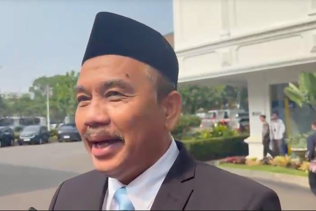 Syahganda Nainggolan di kompleks Istana, Jakarta, Jumat (2/10/2026).  Foto: Zamachsyari/kumparan