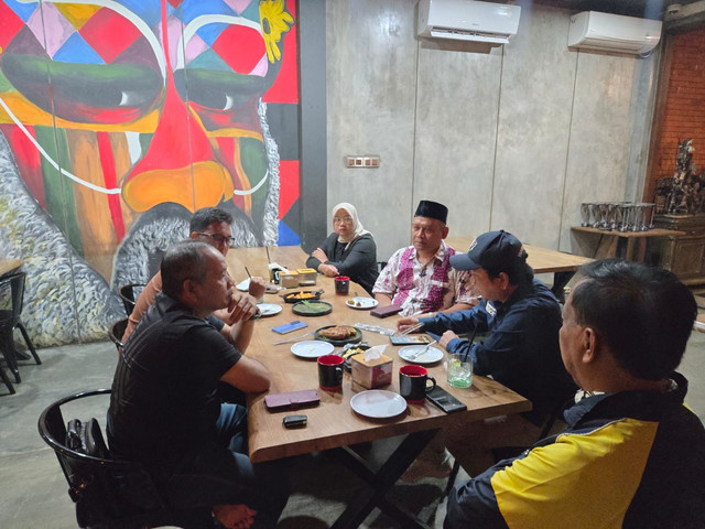 Para Ketua Tim Ekspedisi Patriot IPB University 2026 melakukan audiensi bersama PBT Jawa Barat dan Kepala Dinas Pangan, Pertanian, Kelautan & Perikanan Provinsi Papua Selatan (Dokumentasi:Pribadi)