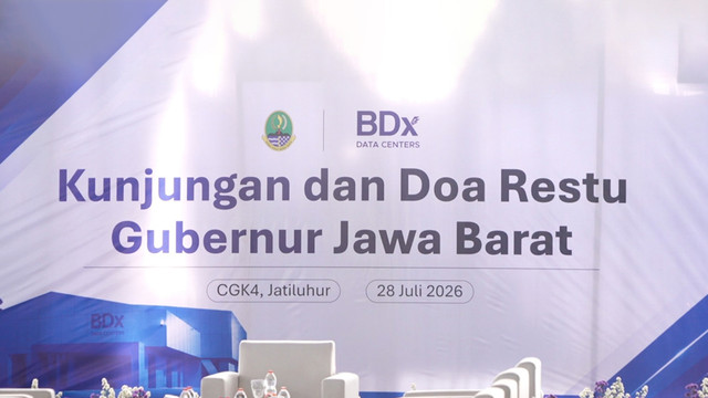 Gubernur Jawa Barat Dedi Mulyadi meninjau proyek data center BDX di kawasan Jatiluhur, Kabupaten Purwakarta. Foto: Dok. Istimewa