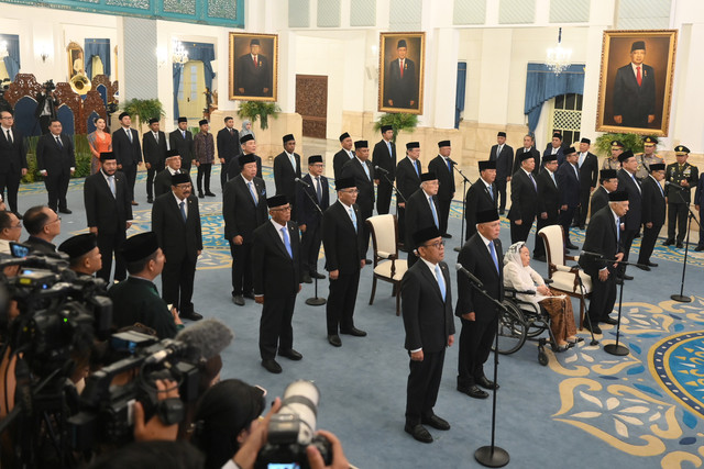Sejumlah anggota Dewan Pertimbangan Presiden mengikuti pelantikan yang dipimpin Presiden Prabowo Subianto di Istana Negara, Jakarta, Jumat (2/1/2026). Foto: Bayu Pratama S/ANTARA FOTO