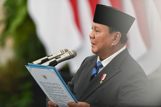Presiden Prabowo Subianto memimpin pelantikan Dewan Pertimbangan Presiden (Wantimpres) di Istana Negara, Jakarta, Jumat (2/1/2026). Foto: Bayu Pratama S/ANTARA FOTO
