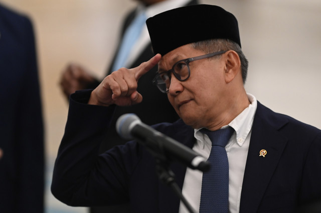 Akademisi Rocky Gerung mengikuti pelantikan sebagai anggota Dewan Pertimbangan Presiden di Istana Negara, Jakarta, Jumat (2/1/2026).  Foto: Bayu Pratama S/ANTARA FOTO