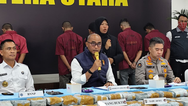 Dirresnarkoba Polda Sumut, Kombes Pol Andy Arisandi saat memaparkan pengungkapan kasus narkoba di Polda Sumatera Utara, Jumat (2/10/2026). Foto: Amar Marpaung/kumparan