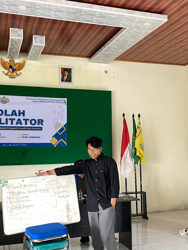 foto M. Sahrozzi Ketika mengisi pelatihan fasilitataor PMII di Jombang