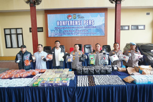 Konferensi pers pengungkapan kasus narkoba operasi nila jaya 2026 di Polres Metro Jakarta Pusat, Jakarta, Jumat (2/10/2026). Foto: Dok. Polres Metro Jakarta Pusat
