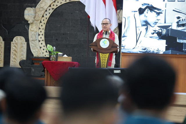 Menteri Pelindungan Pekerja Migran Indonesia (P2MI) Mukhtarudin meninjau fasilitas Migrant Center di Poltekkes Kemenkes Denpasar, Bali, Jumat 20 Oktober 2026. Foto: Dok. Kementerian P2MI