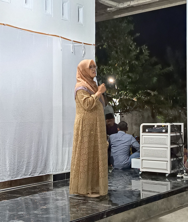 Siti Syarifah Calon Kepala Desa Penaruban di Acara Doa Bersama dengan Warga . Foto Istimewa