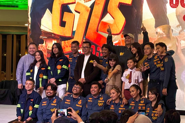 Para pemain dan tim produksi film GJLS Berapi-Api dalam acara press conference peluncuran official poster, trailer, dan OST di Lippo Mall Nusantara, Jakarta Selatan, Kamis (1/10/2026) Foto: Hosana Solagracia Sifra/kumparan