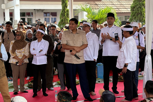 Menteri PKP Maruarar Sirait dalam agenda Peluncuran 500 ribu genteng di Purwakarta, Jumat (2/10/2026). Foto: Nur Pangesti/kumparan