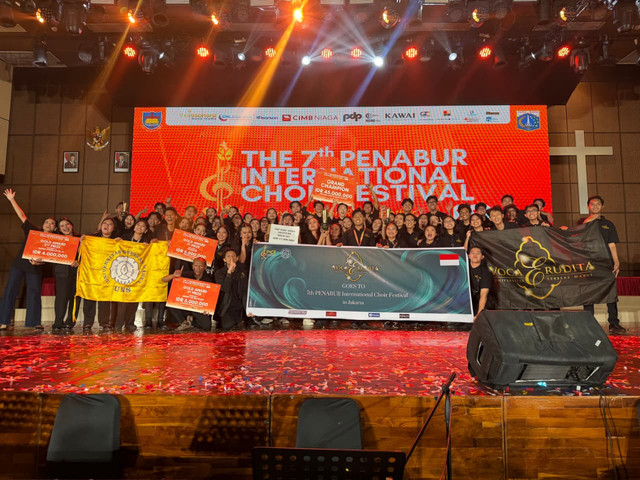 Grand Champion of PENABUR Choir Festival di Jakarta, PSM Voca Erudita UNS
