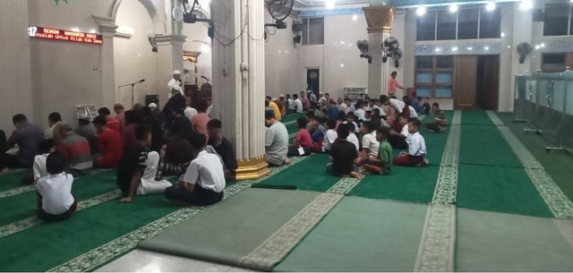 Kegiatan smart surau subuh mubarokah di salah satu masjid di kota Padang. Foto : Facebook Masjid Raya Muhammadiyah Tanjung Saba