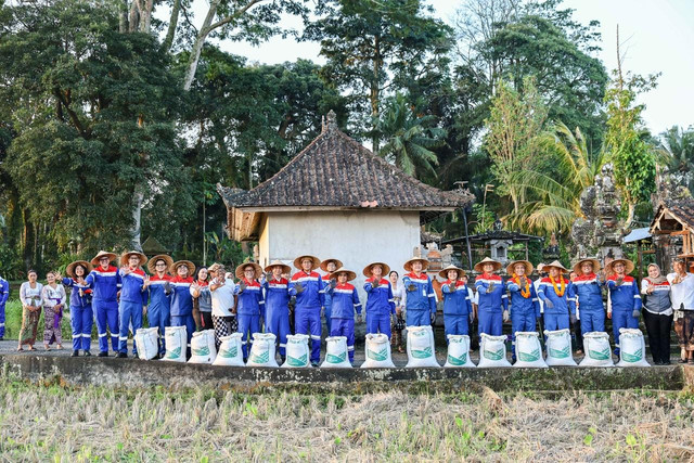 Local Hero Pertamina di Bali Manfaatkan PLTS, Ubah Sampah Jadi Pupuk Organik. Foto: Dok. Pertamina