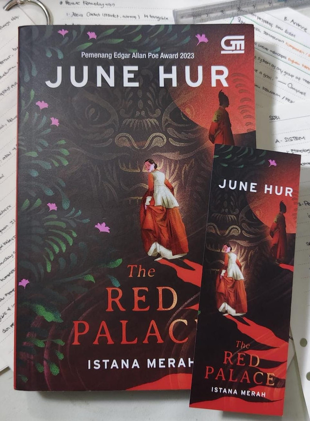 Buku "The Red Palace" karya June Hur (sumber: dokumentasi pribadi)