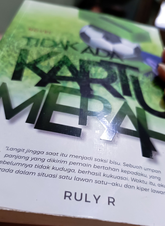 Sampul novel Tidak Ada Kartu Merah (dokumentasi pribadi)